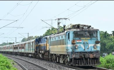 उत्सव सीजन में दो विशेष ट्रेन जोड़ों का संचालन विस्तारित, एनएफआर ने किया निर्णय