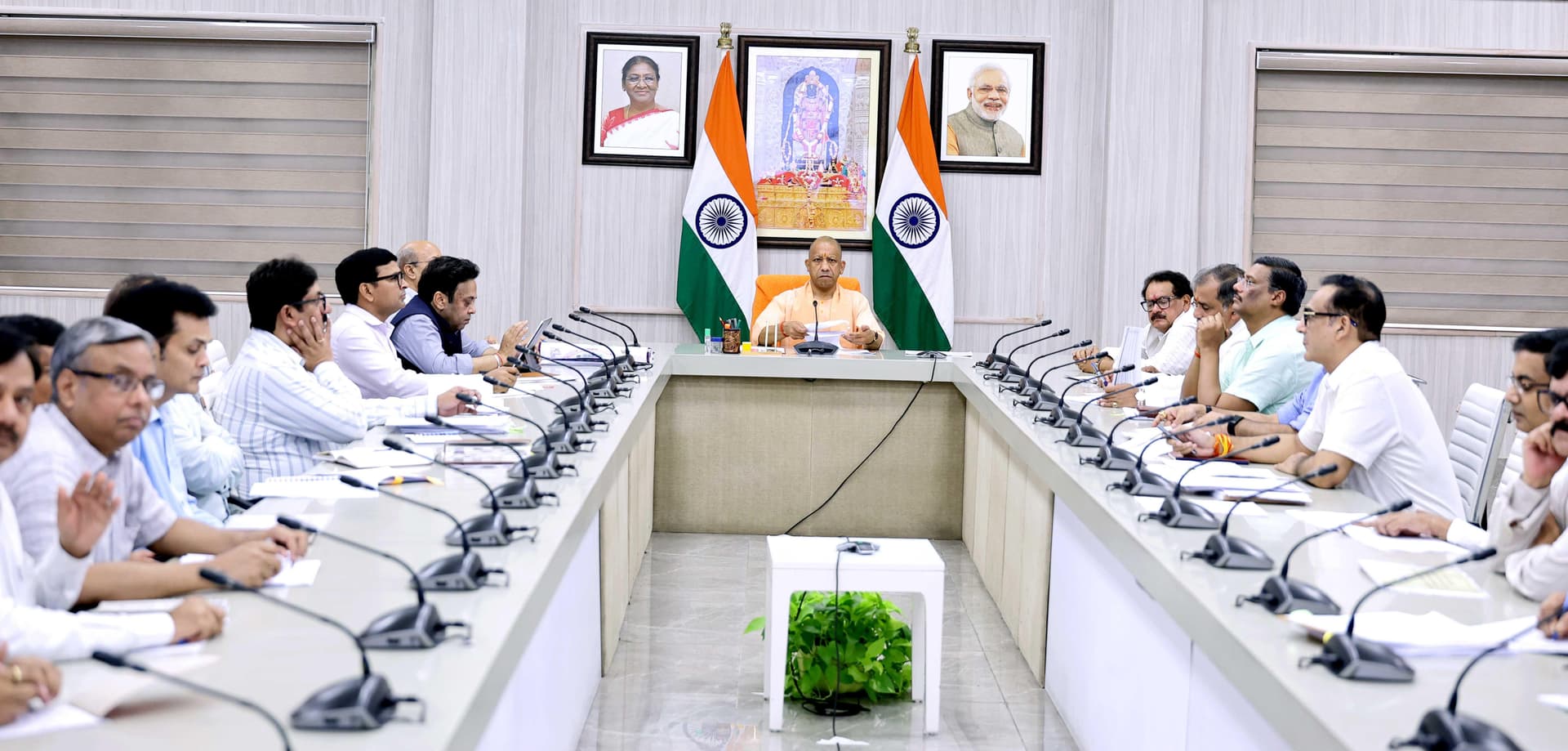 कानपुर की राजनीति में हलचल: भाजपा के 6 पार्षदों ने मेयर प्रमिला पांडेय के खिलाफ मुख्यमंत्री से की शिकायत