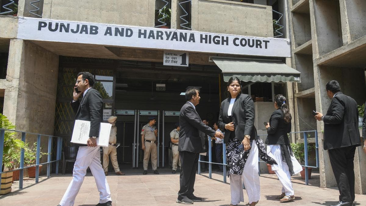 यौन उत्पीड़न मामले में तीन नाबालिगों को राहत नहीं, हाईकोर्ट ने जमानत देने से किया इनकार