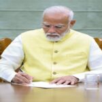 नरेंद्र मोदी ने तीसरी बार प्रधानमंत्री के रूप में कार्यभार संभाला, किसानों के लिए पहली फाइल पर हस्ताक्षर