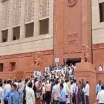 संसद के बाहर विपक्ष का विरोध: सरकारी एजेंसियों के दुरुपयोग का आरोप