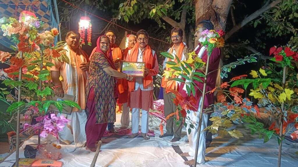 बिठूर घाट पर महाआरती- प्रदेश मंत्री सहकार भारती कैलाश नाथ निषाद